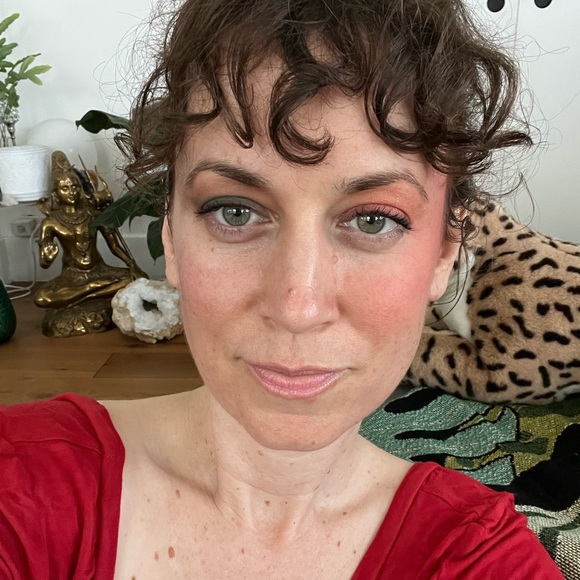 Meet your Posher, Andriana - Picture 2 of 3